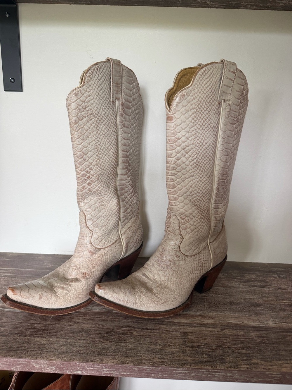 Idyllwind Cream Snakeskin Cowboy Boots